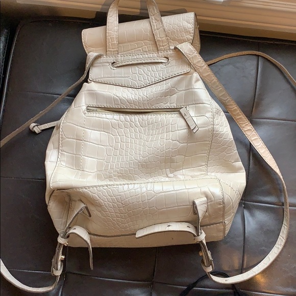 BACKPACK - Picture 2 of 2